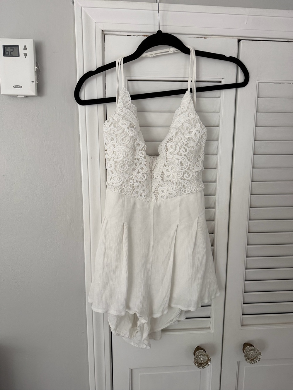 Lulu's White Lace-Detail Sleeveless romper size medium
